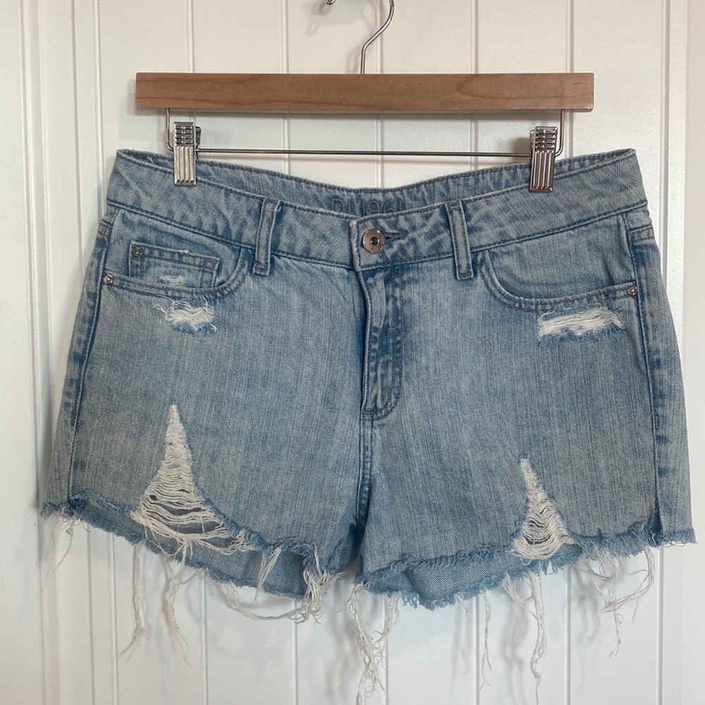 DL1961 cot off jean shorts